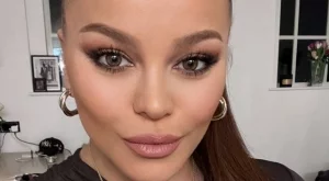 Ето как изглежда Десислава без грим на 45 (СНИМКА)