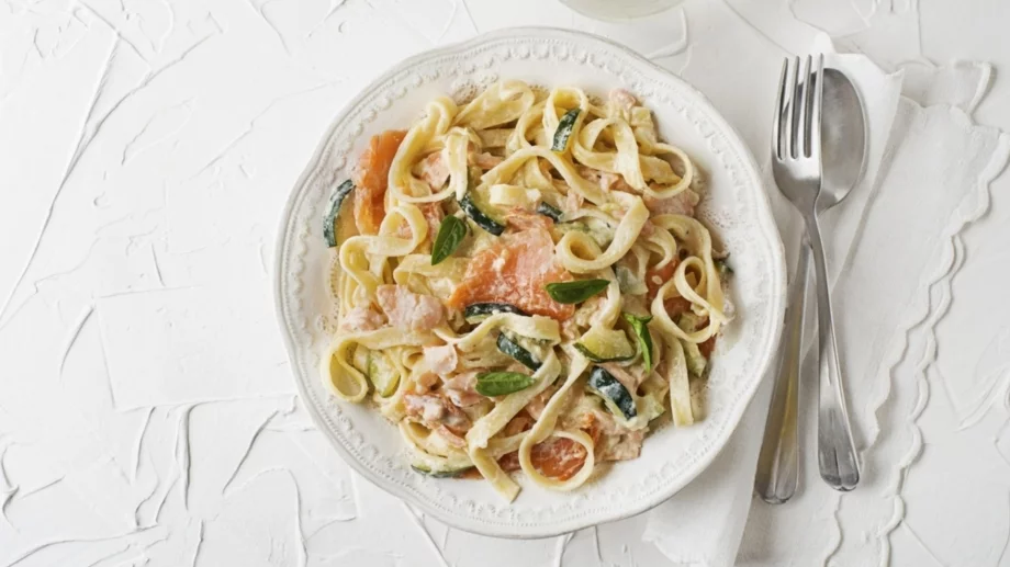 Паста с пушена сьомга на Джейми Оливър, приготвя се за 8 минути