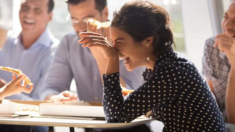 Виц за днес, 25 юни, 2024 г.: Стоят двама полицаи