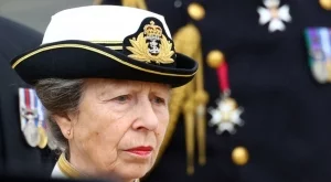 Принцеса Ан е приета в болница