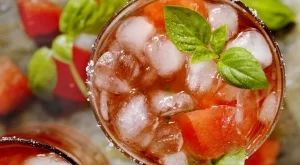 3 напитки, които ще ви поддържат хидратирани през лятото