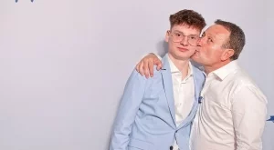 Вижте СНИМКИ от партито за завършването на сина на Рачков