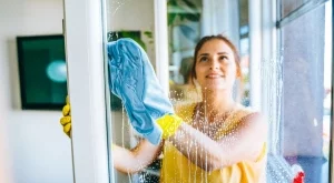 Как да почистите прозорците си до блясък, без оставащи ивици
