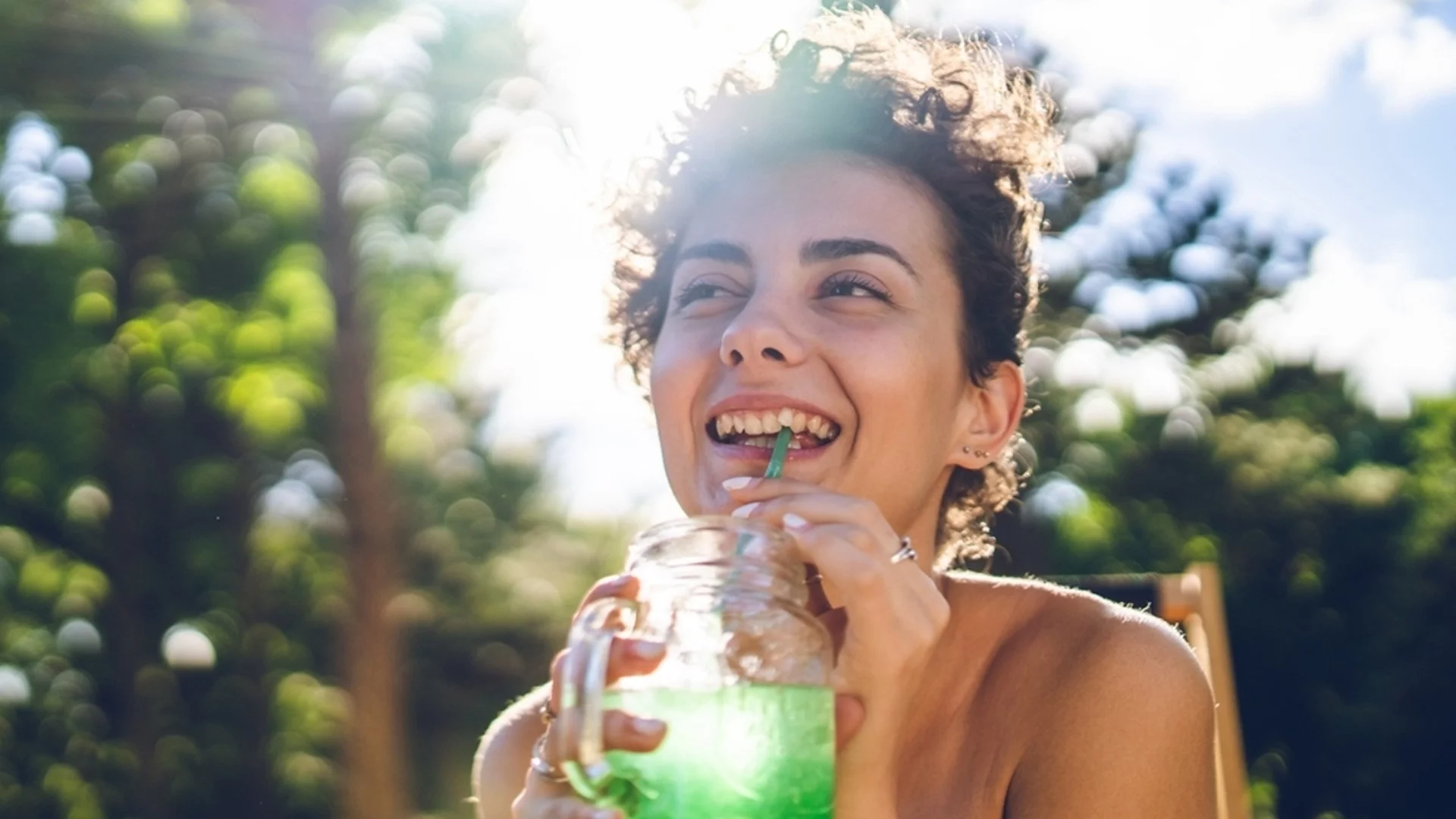 Супер смешен виц за днес, 2 юли, 2024 г.: Жена, изпей нещо