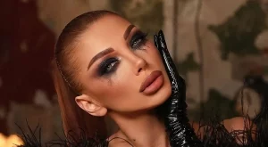 Емануела падна на сцената (ВИДЕО)