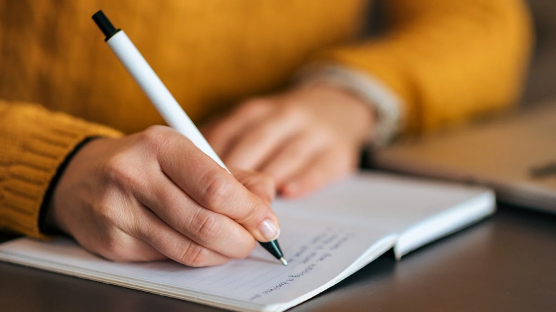 Ето как се пише: всякакъв, всякъкъв или всякакав