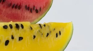 Каква е разликата между червената и жълта диня