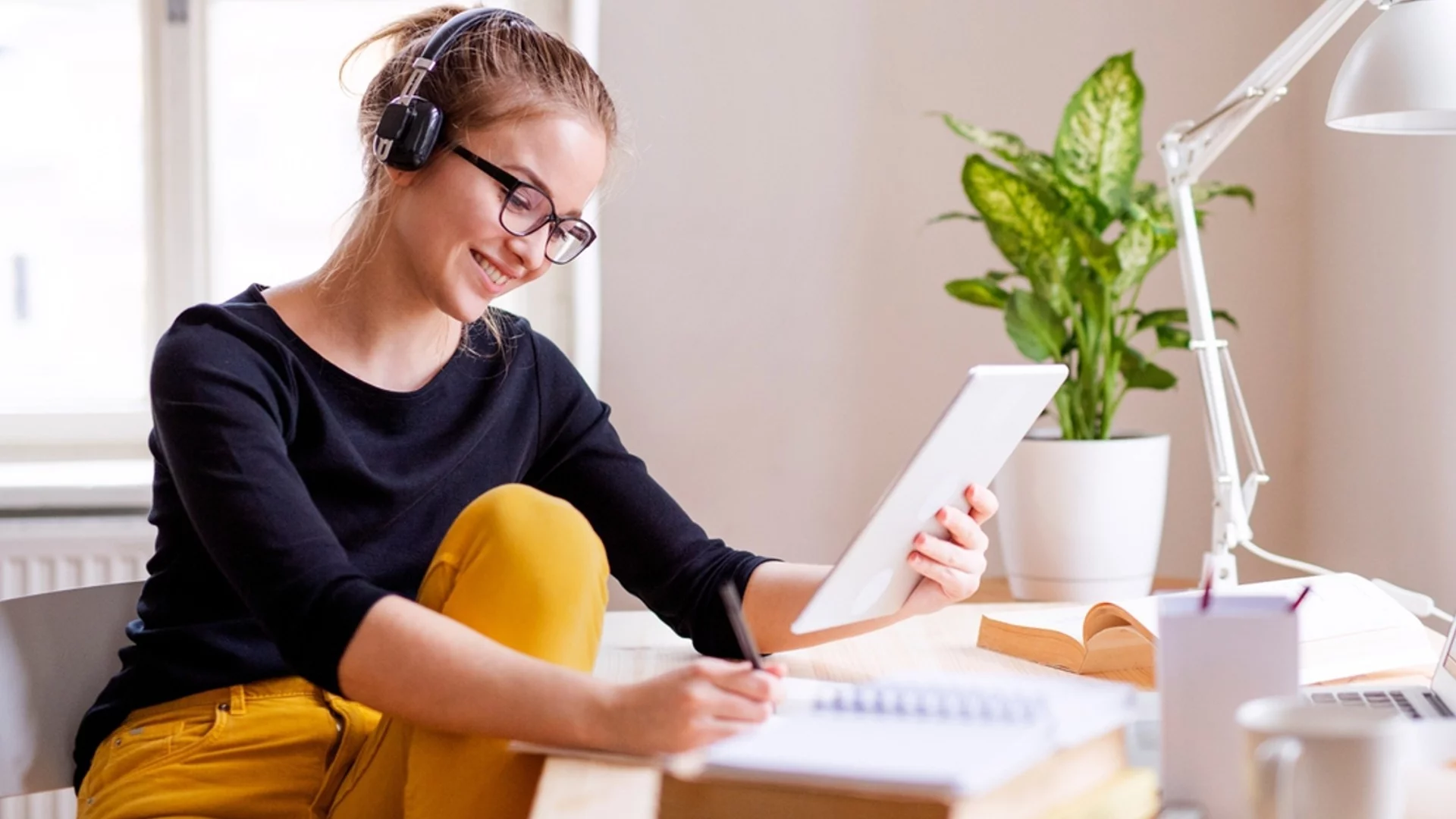 Ето как се пише: оттенък или отенък