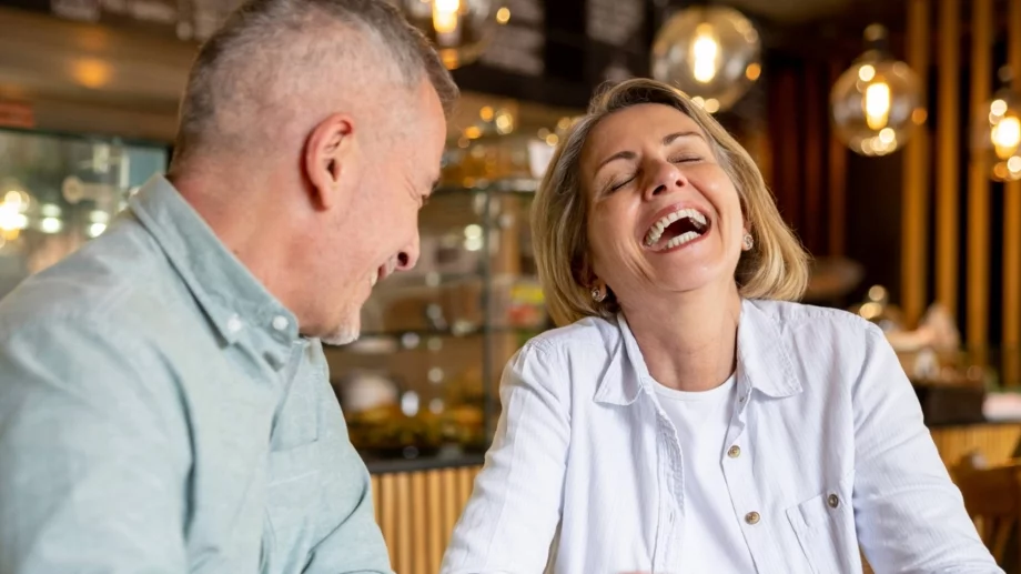 Женски виц за 10 юли, 2024 г.: Стоят двама