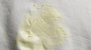 Как лесно да премахнете масло от дрехите 