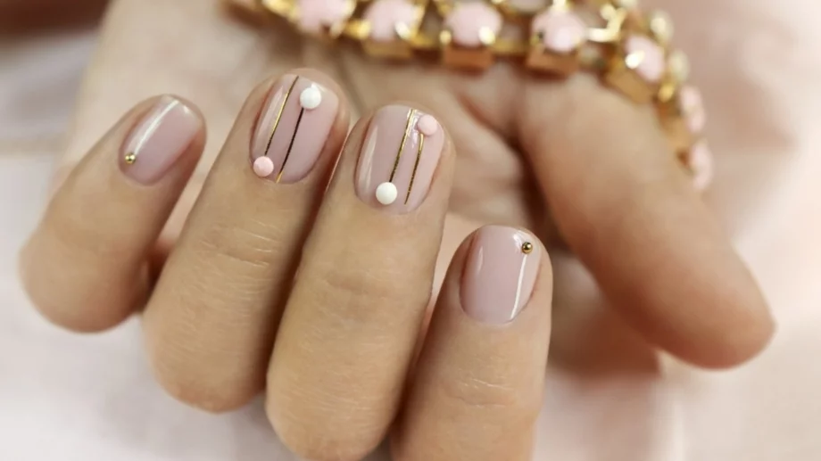 8 сладки идеи за летен къс маникюр (СНИМКИ)