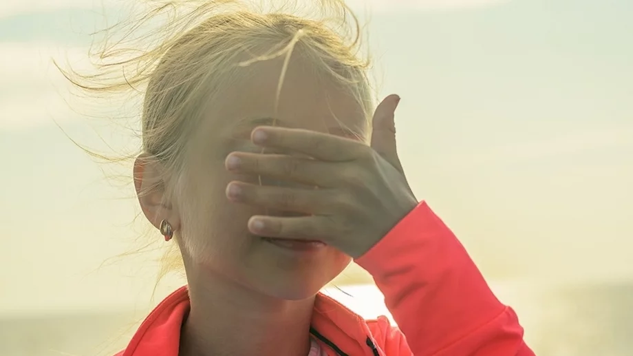 Специалистите алармират: Слънчевите лъчи и морската вода могат да увредят зрението! Как да го предпазим?