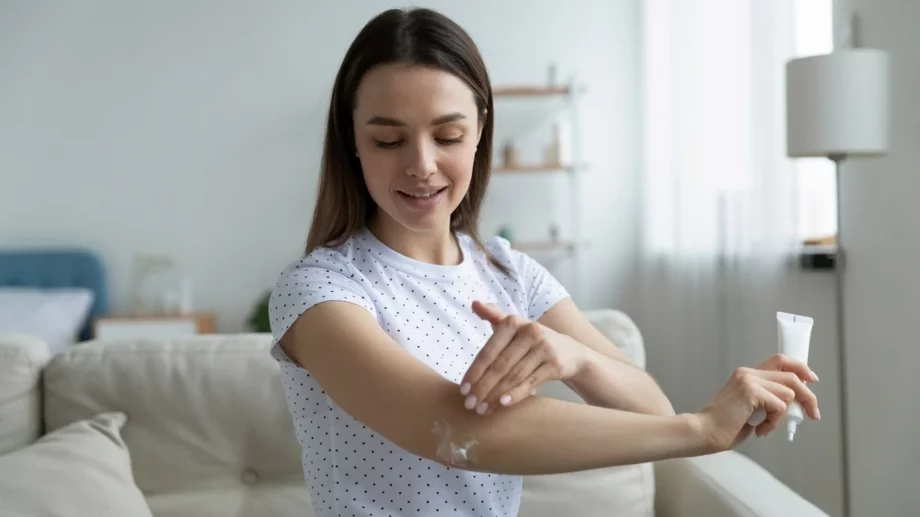 Как да се справим със сухата коса: съвети за грижа