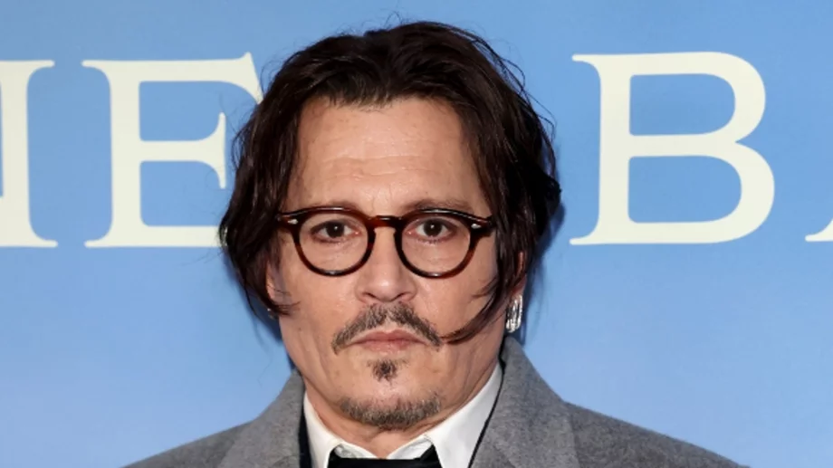 Джони Деп излиза с 28-годишен модел (СНИМКИ)