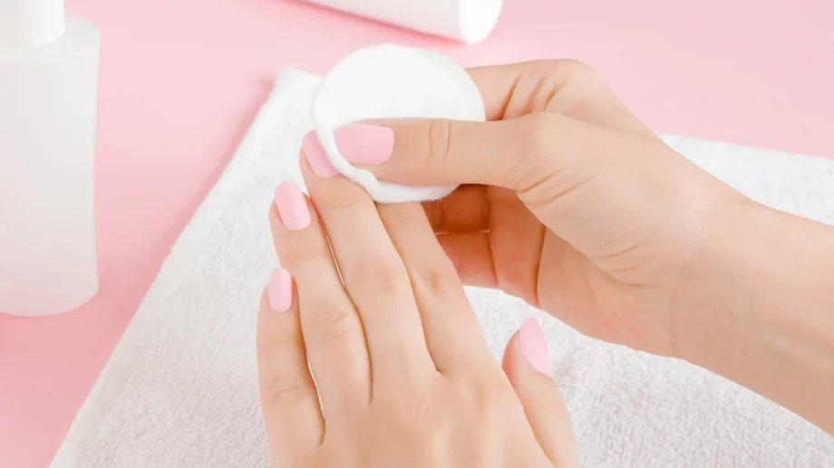 4 начина за премахване на лак за нокти без лакочистител