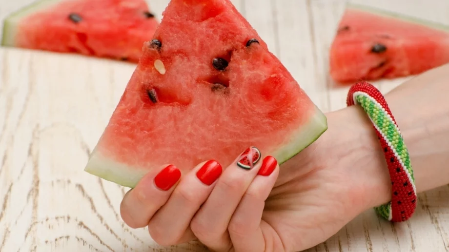 14 идеи за маникюр, вдъхновен от динята (СНИМКИ)