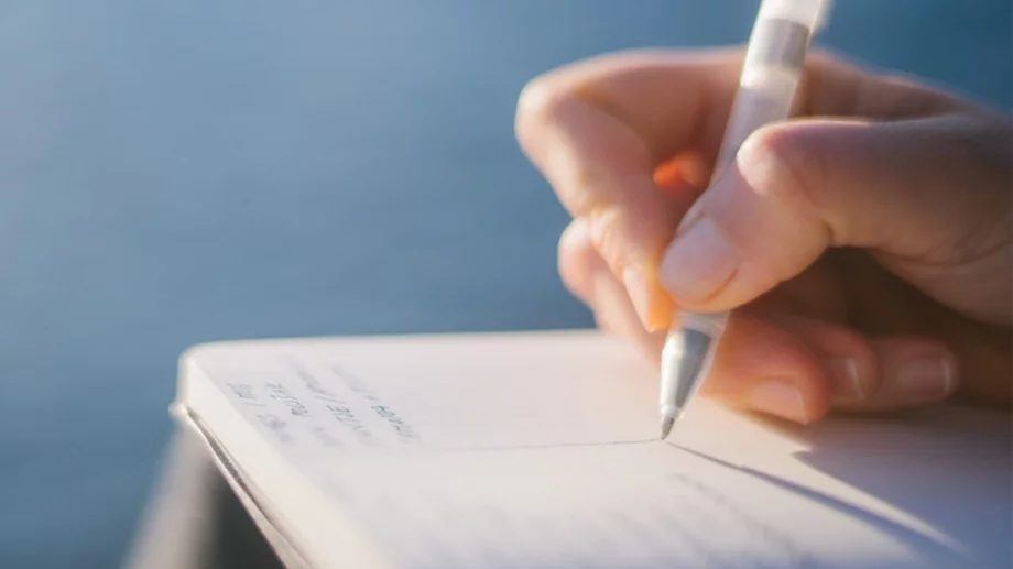 Правопис: Огнеупорен или огнеопорен: Как се пише правилно? 