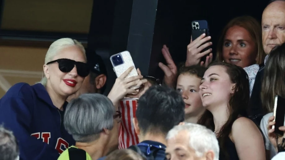 Лейди Гага се е сгодила (ВИДЕО)