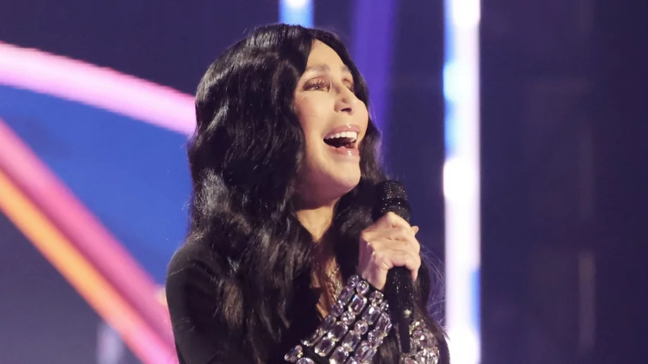 Излиза албум с най-доброто от Шер