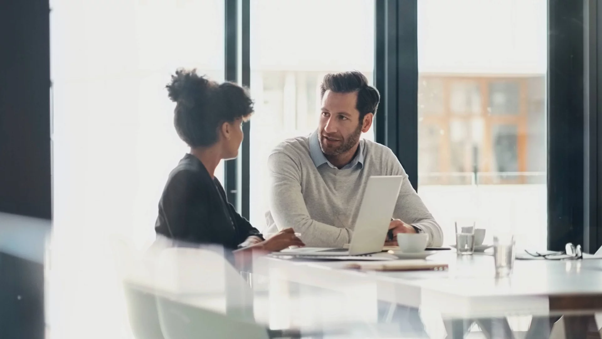 5 навика, заради които колегите ви смятат за „издънка“