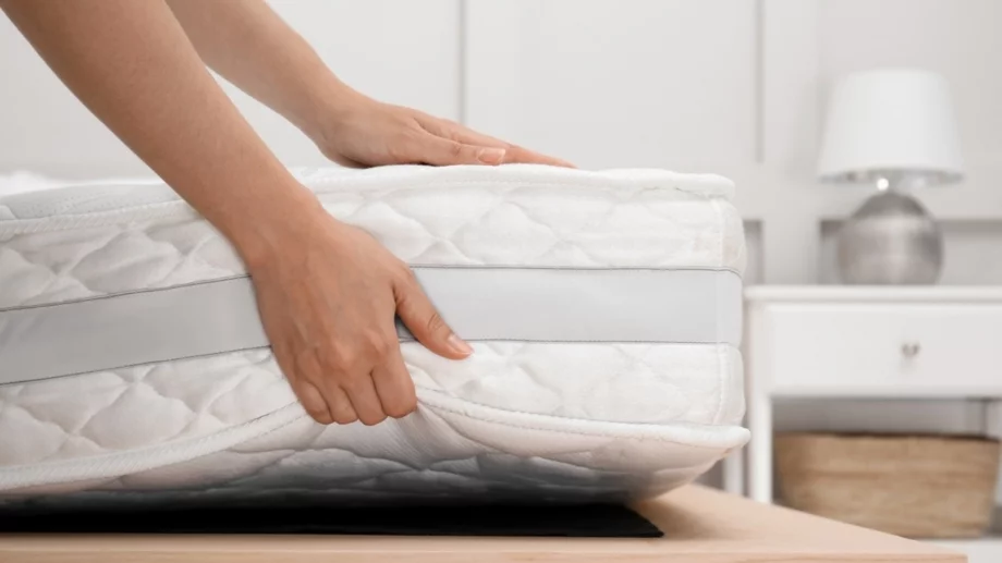 3 етерични масла, които ще ви отърват от креватните дървеници