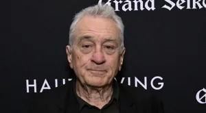 Смелчага: На 81 Робърт де Ниро скочи от 9 метра височина (ВИДЕО)