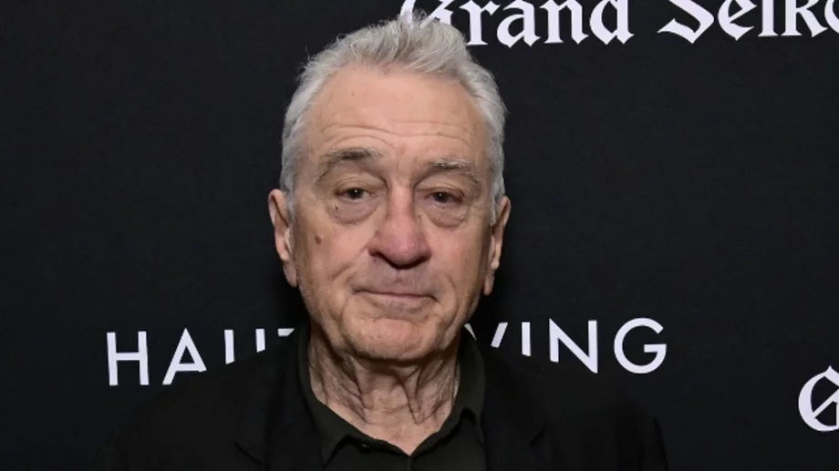 Смелчага: На 81 Робърт де Ниро скочи от 9 метра височина (ВИДЕО)