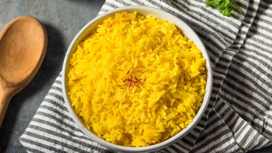 Тази рецепта за ориз с шафран е толкова лесна, че често ще я правите