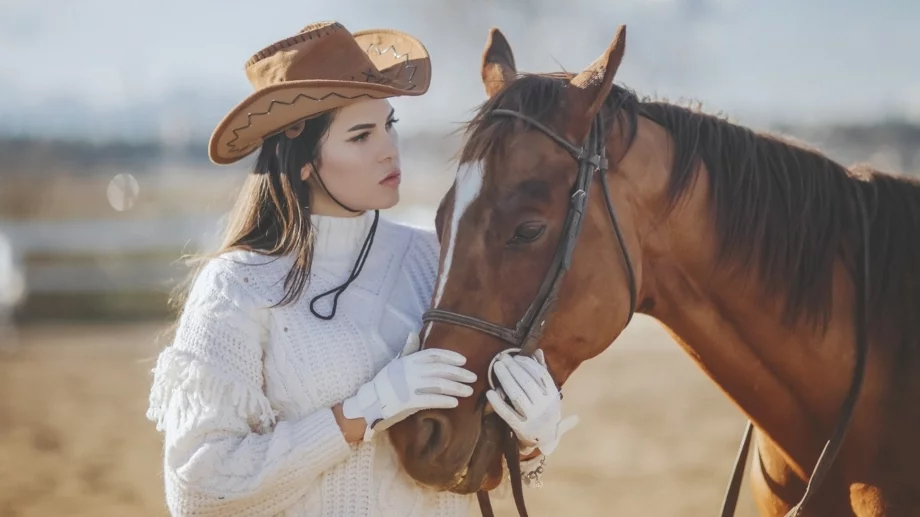 Cowboy Core: Как да носите хитовия тренд през есен 2024 (СНИМКИ)