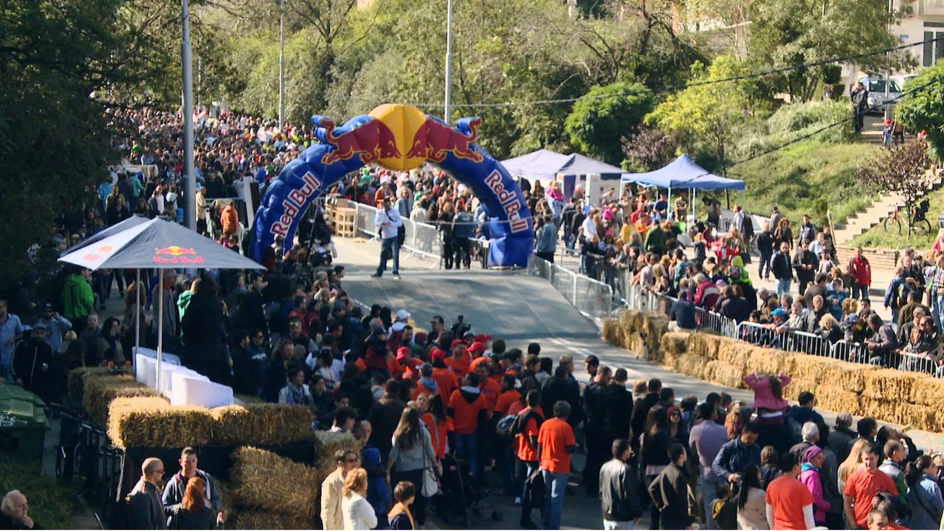 Red Bull Soapbox Race - eлате на щуро състезание и предизвикайте себе си (ВИДЕО)