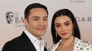 Ед Уестуик от "Клюкарката" се ожени (СНИМКА)