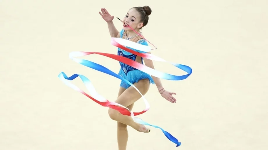 Златното момиче Стилияна Николова изненада с нова визия (СНИМКИ)