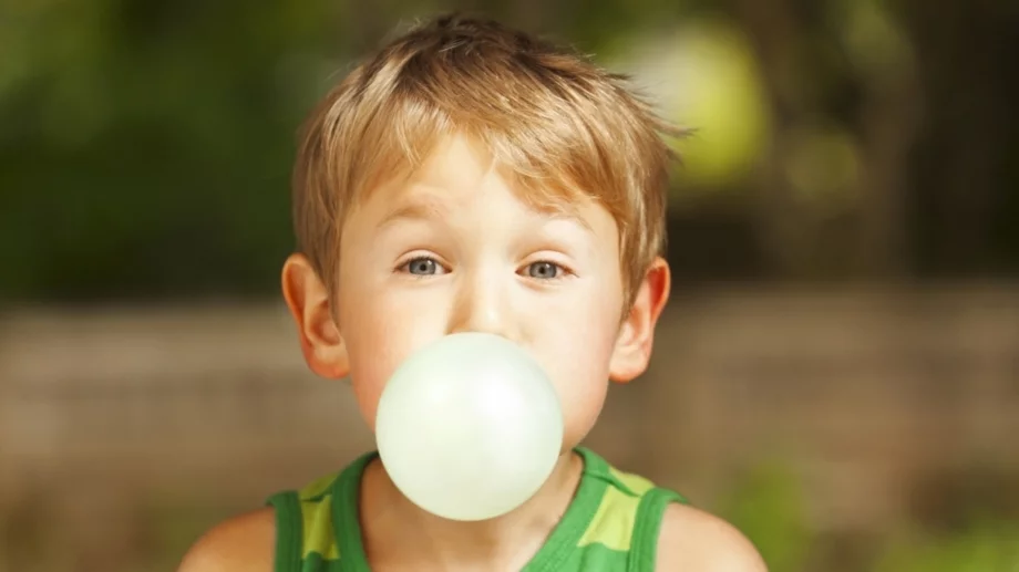 Учени: Какво се случва, когато глътнете дъвка