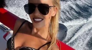 Натали Трифонова показа секси дупе (СНИМКИ)