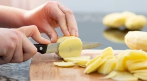 8 храни, които никога НЕ трябва да ядете сурови