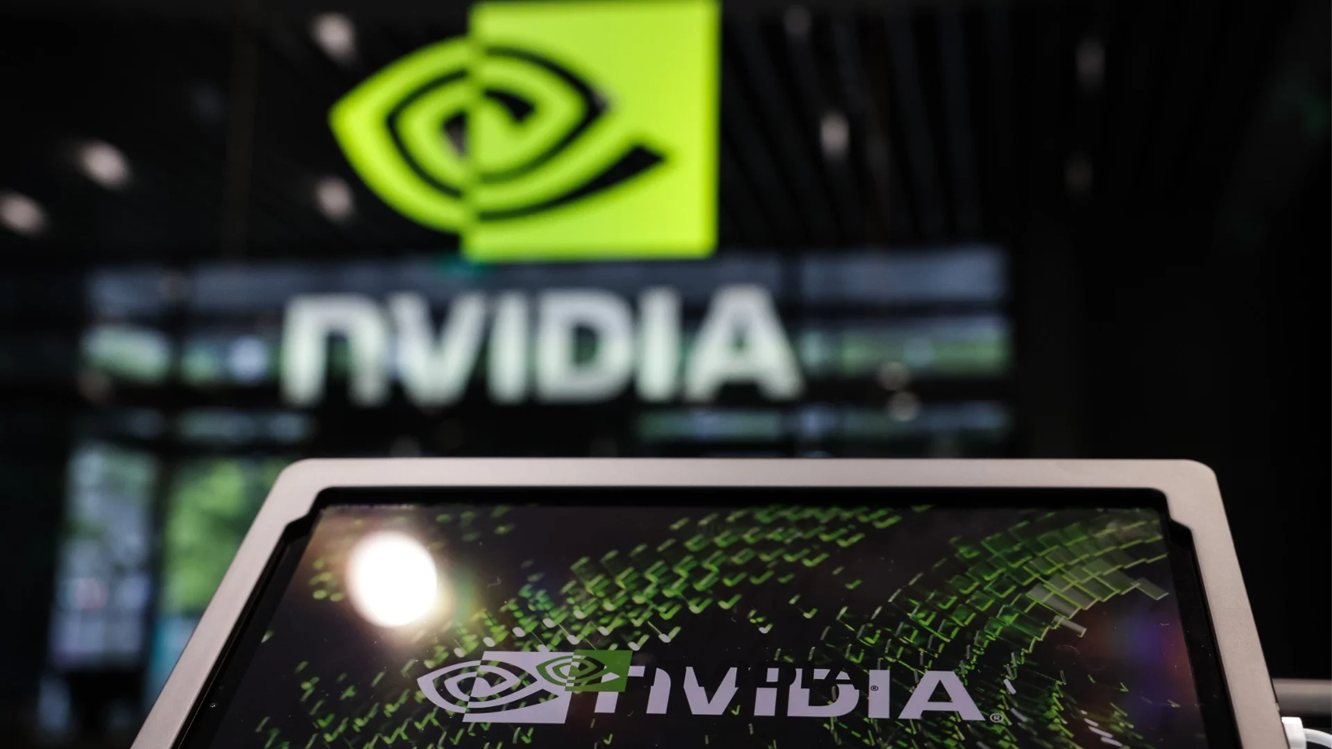 Nvidia отчете забавяне на ръста на приходите