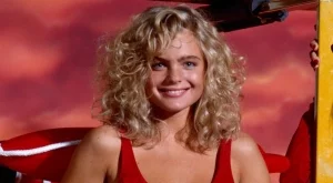 Помните ли Ерика Еленяк от "Спасители на плажа"? Вижте как изглежда днес (СНИМКИ)