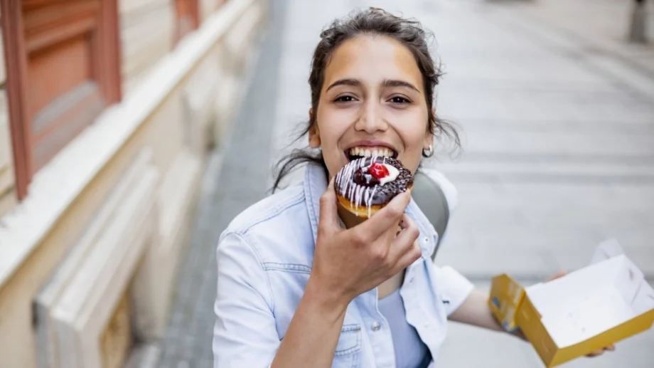 Ето кога е най-доброто време за ядене на сладко (ВИДЕО)