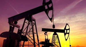 Бурята "Франсин" ще определи цената на петрола 