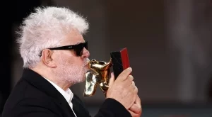  Педро Алмодовар спечели "Златен лъв" във Венеция