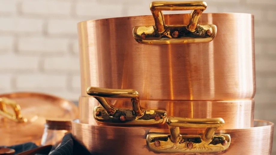Как да почиствате медни съдове, така че винаги да блестят