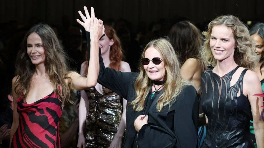 Супермодели от 90-те  дефилираха за Roberto Cavalli (СНИМКИ)