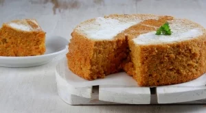 Пухкав и ароматен кекс с моркови и орехи