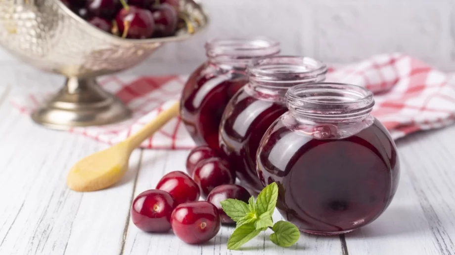 Как да консервирате правилно сладко, за да НЕ мухлясва