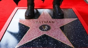 Батман - първият супергерой със звезда на Алеята на славата
