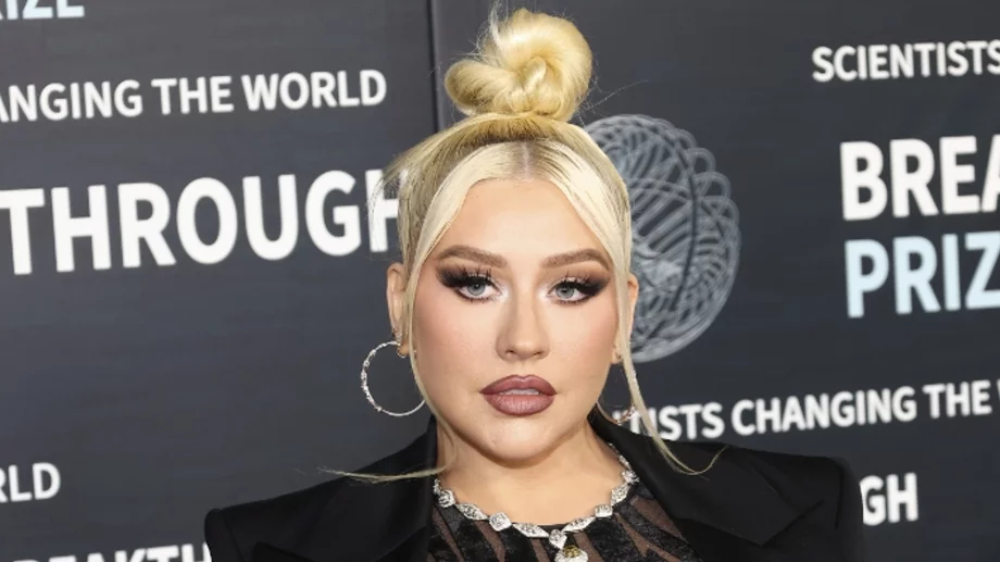 Притеснително: Кристина Агилера е още по-слаба (ВИДЕО)