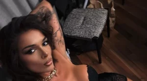 Диона се подигра на съда 