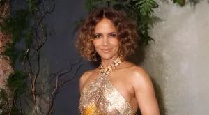 Холи Бери шокира с тази своя визия (ВИДЕО)