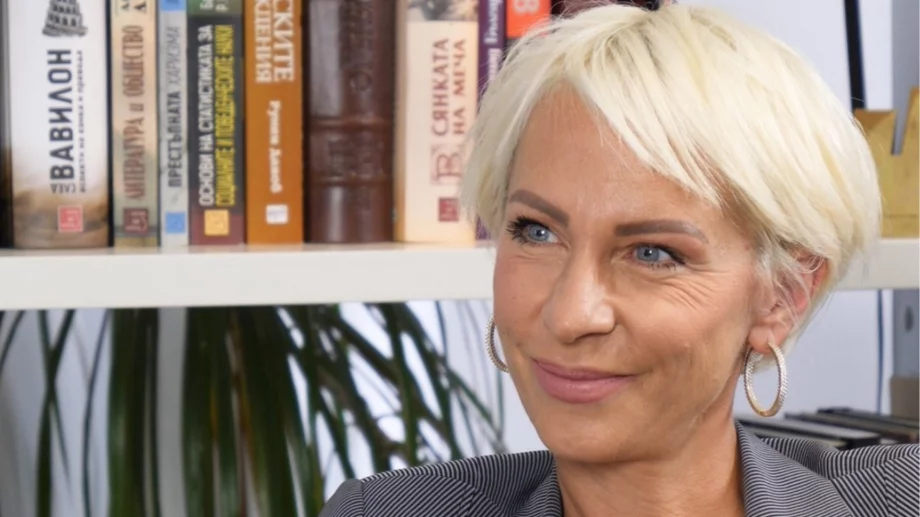 Оперираха мъжа на Нана 