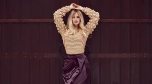 5 начина да носите пуловер с пола, перфектната комбинация за есента